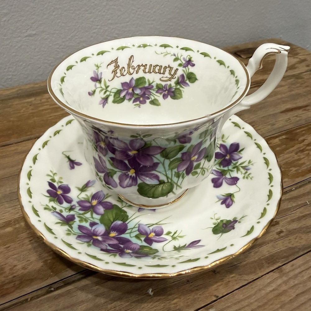 Royal Albert England Tea Cup And Saucer Flower Of The Month February Violets